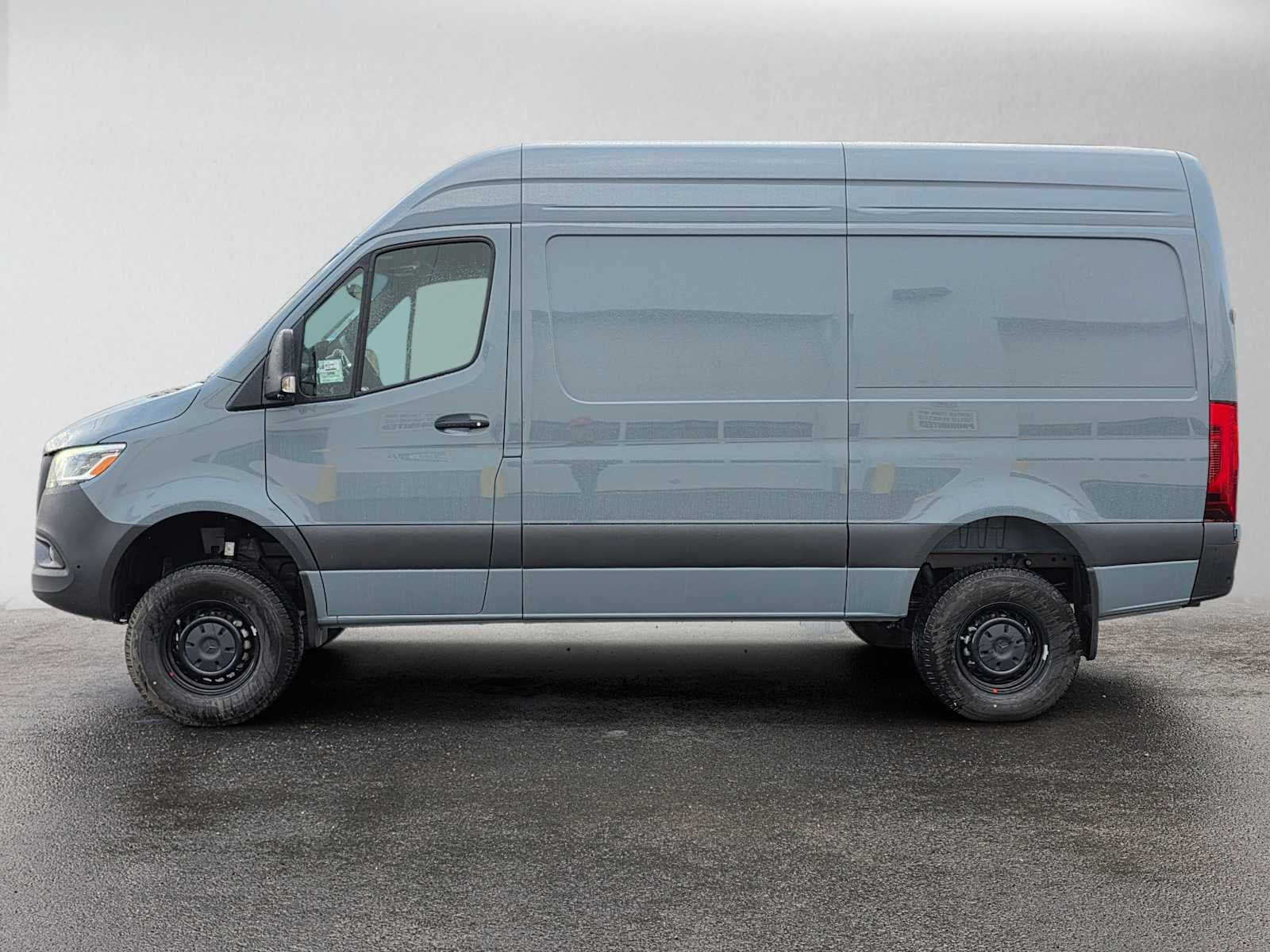 2026 Mercedes-Benz Sprinter Cargo 2500 Standard Roof I4 Diesel HO 144 AWD