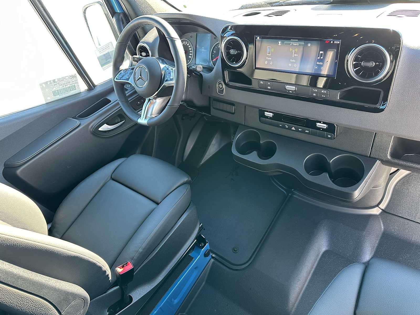 2026 Mercedes-Benz Sprinter 2500 Standard Roof I4 Diesel HO 144 AWD