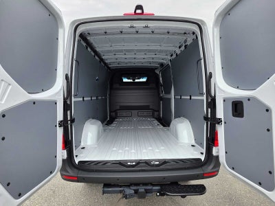 2026 Mercedes-Benz Sprinter 2500 Standard Roof I4 Diesel HO 144 AWD