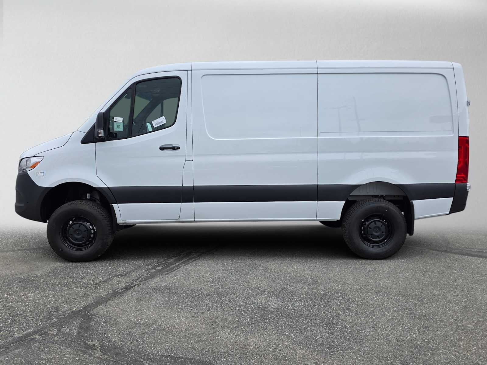 2026 Mercedes-Benz Sprinter 2500 Standard Roof I4 Diesel HO 144 AWD