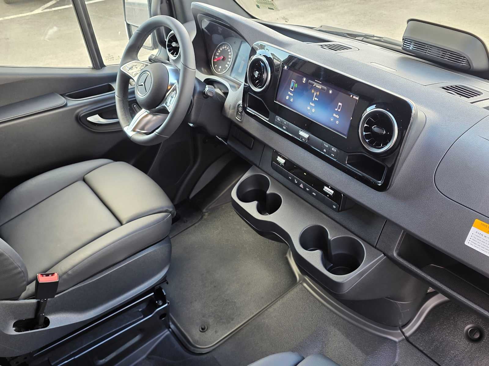 2026 Mercedes-Benz Sprinter 2500 Standard Roof I4 Diesel HO 144 AWD