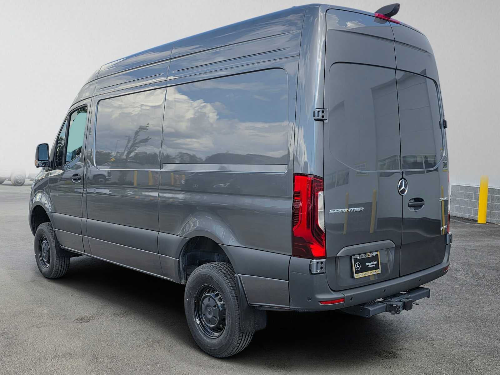 2026 Mercedes-Benz Sprinter 2500 Standard Roof I4 Diesel HO 144 AWD