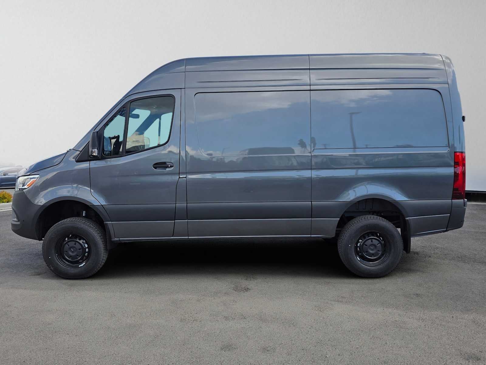 2026 Mercedes-Benz Sprinter 2500 Standard Roof I4 Diesel HO 144 AWD
