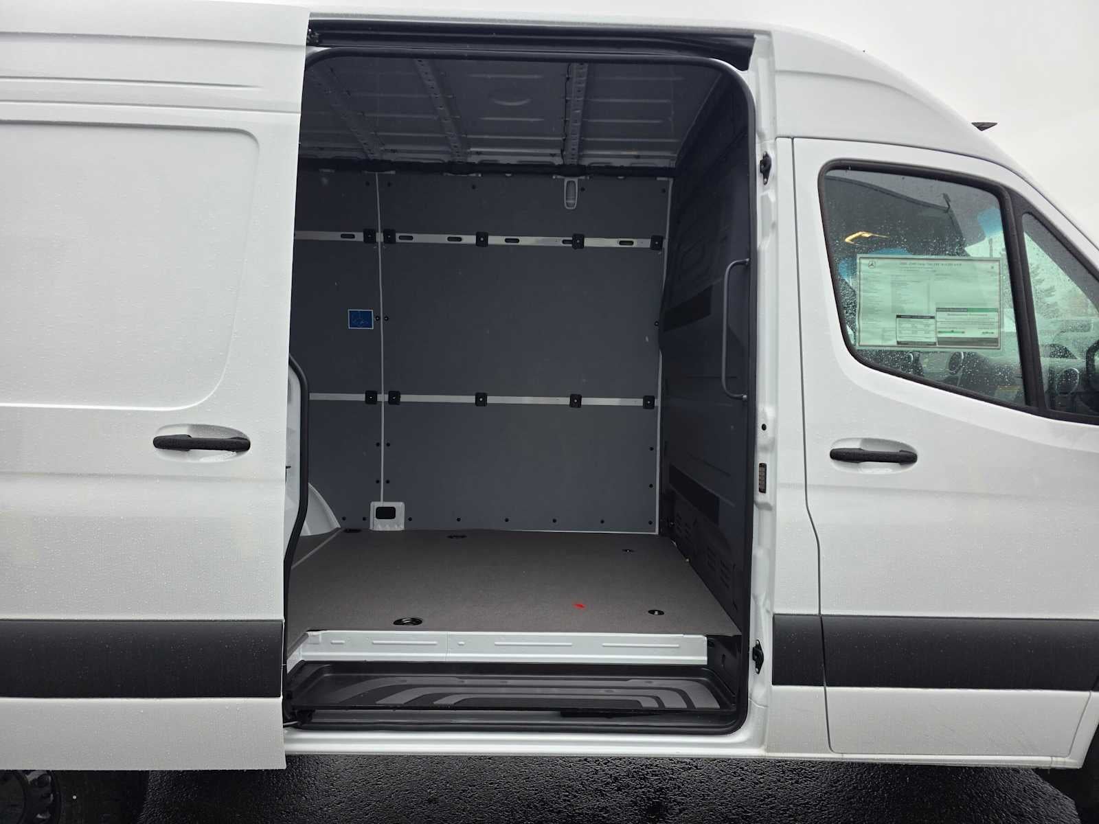 2026 Mercedes-Benz Sprinter Cargo 2500 Standard Roof I4 Diesel HO 144 AWD