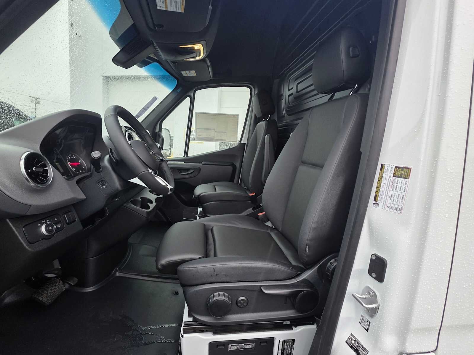 2026 Mercedes-Benz Sprinter Cargo 2500 Standard Roof I4 Diesel HO 144 AWD