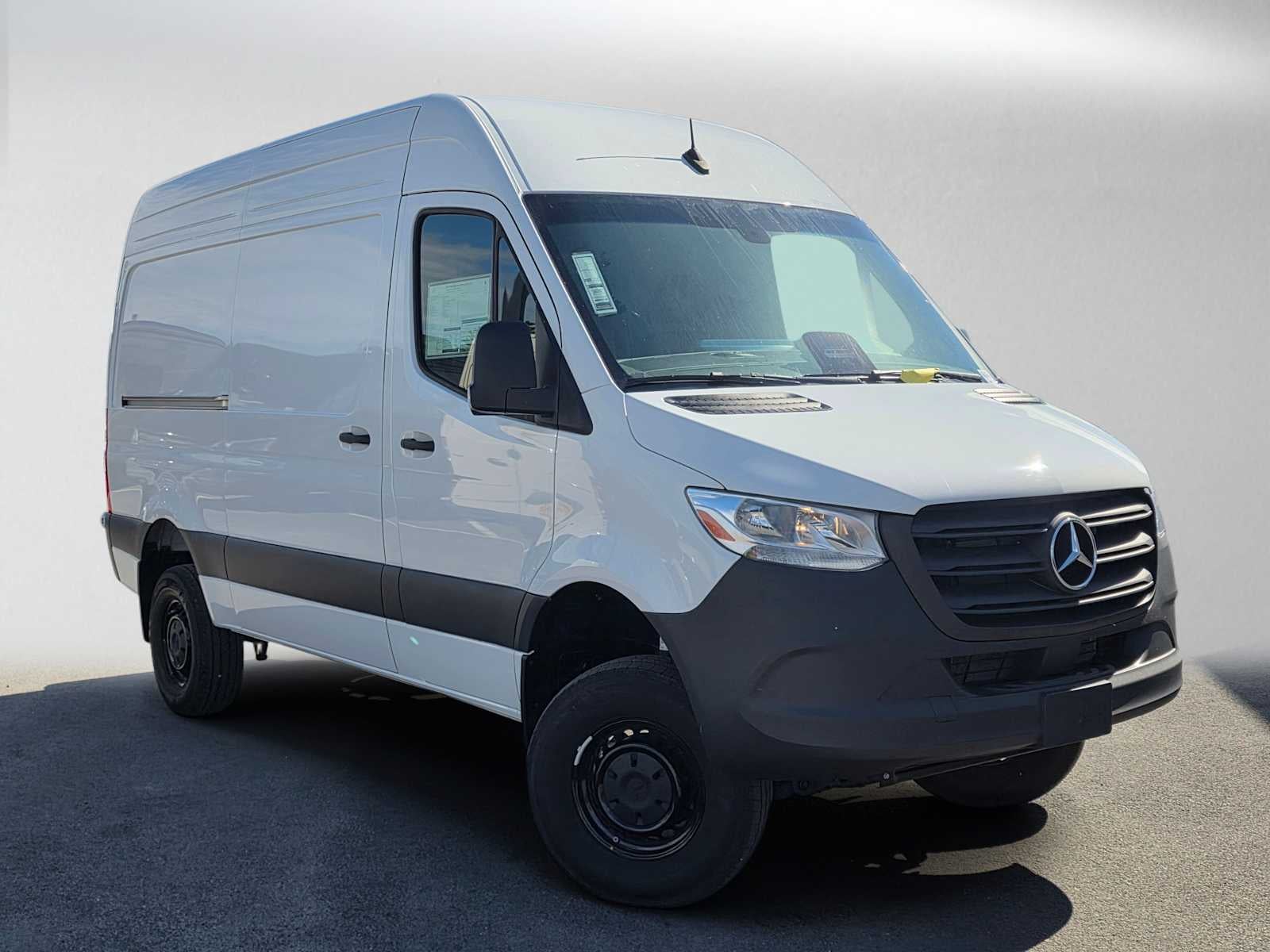 2025 Mercedes-Benz Sprinter Cargo Van 2500 Standard Roof I4 Diesel HO 144 AWD