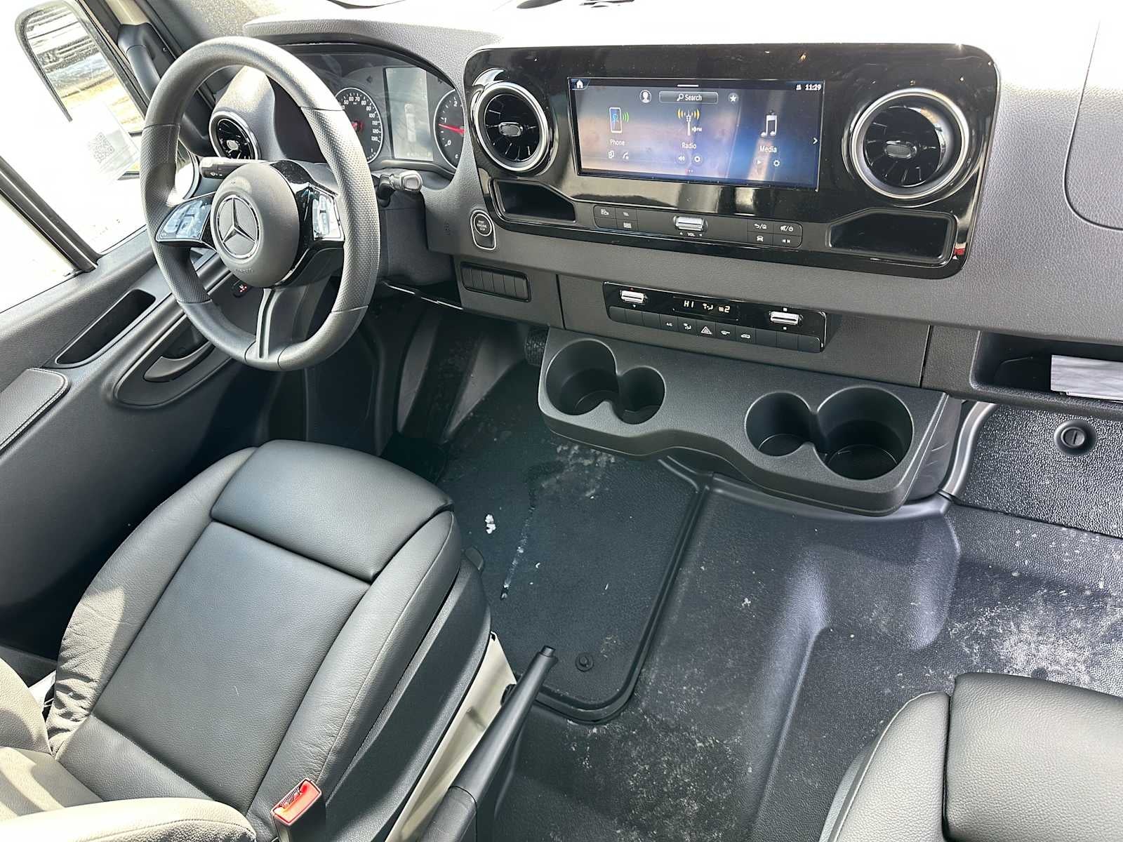 2026 Mercedes-Benz Sprinter 2500 Standard Roof I4 Diesel HO 144 AWD