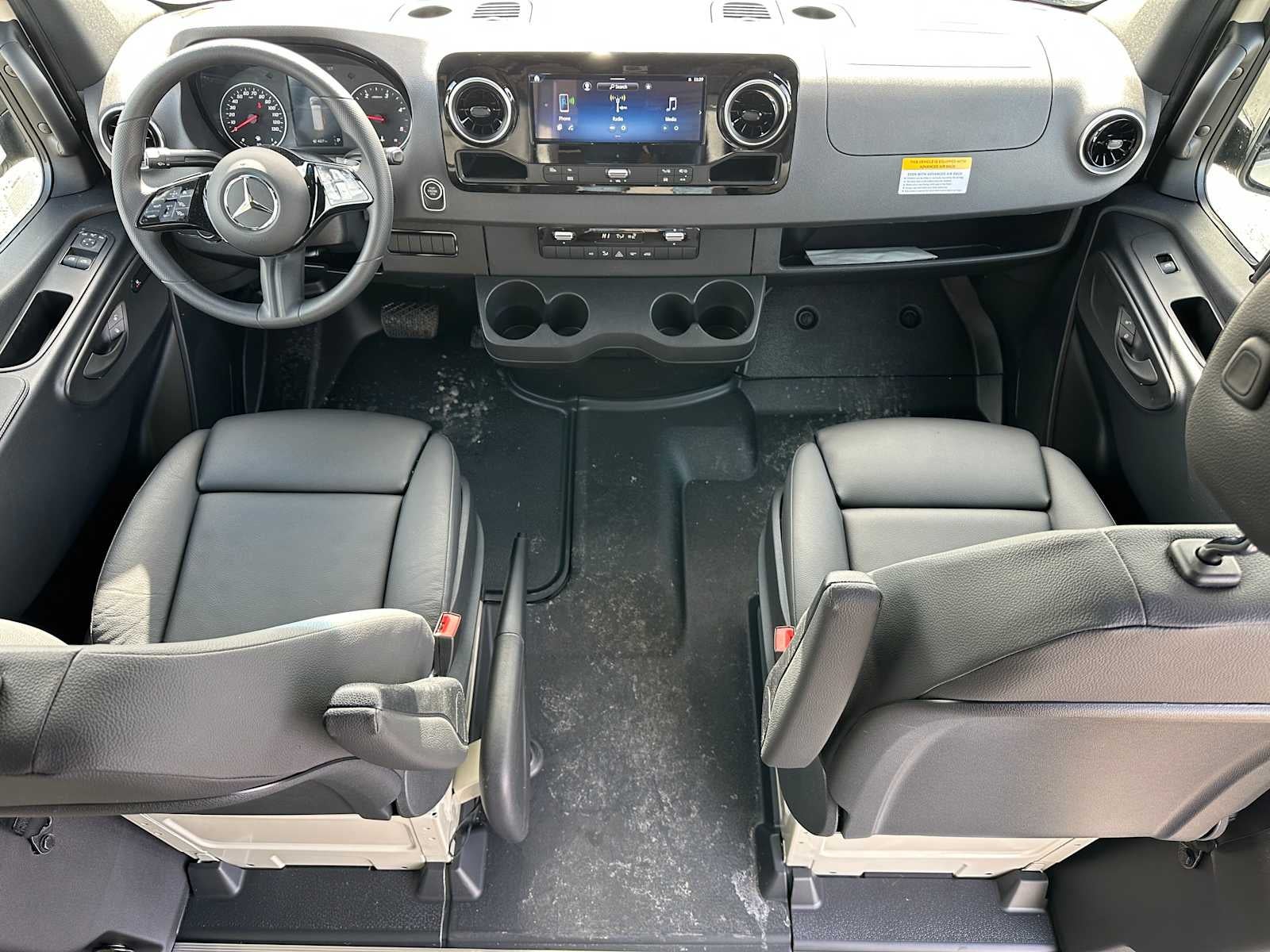 2026 Mercedes-Benz Sprinter 2500 Standard Roof I4 Diesel HO 144 AWD