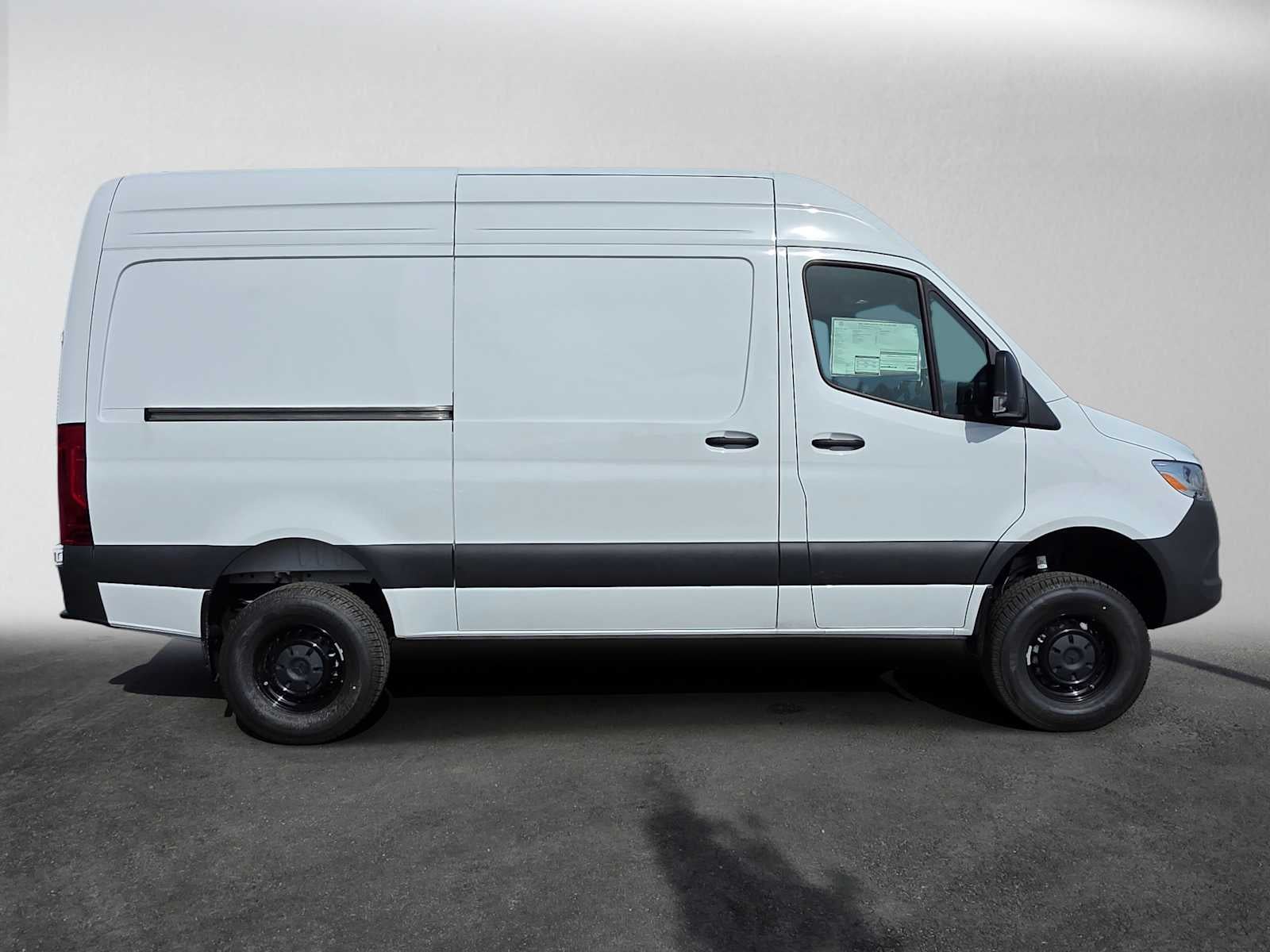 2026 Mercedes-Benz Sprinter 2500 Standard Roof I4 Diesel HO 144 AWD