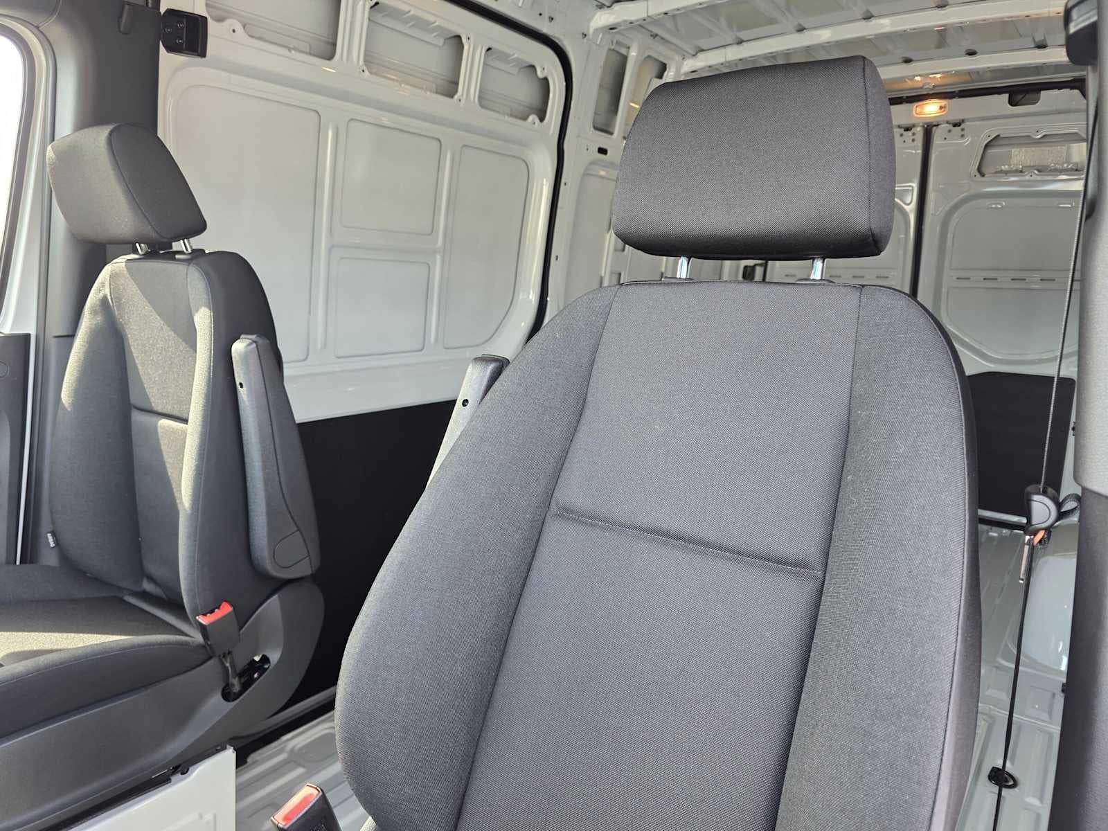 2026 Mercedes-Benz Sprinter 2500 Standard Roof I4 Diesel HO 144 AWD