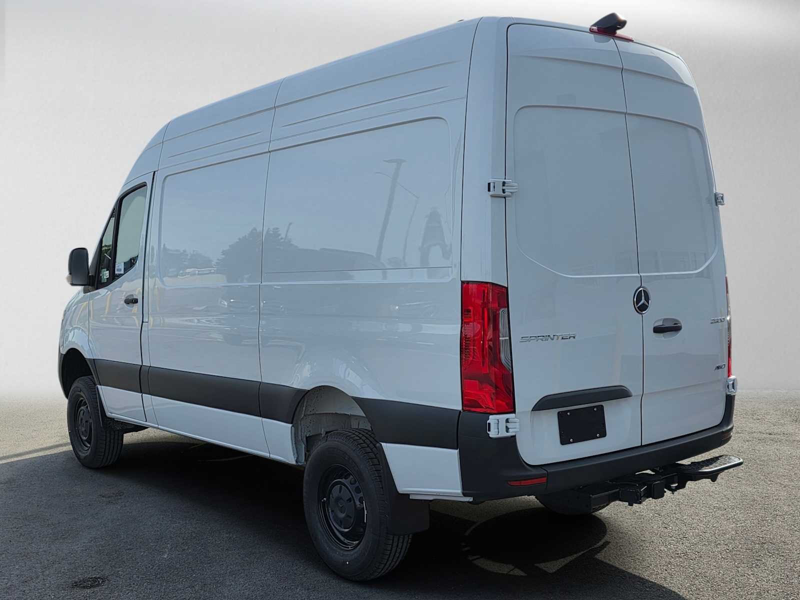 2026 Mercedes-Benz Sprinter 2500 Standard Roof I4 Diesel HO 144 AWD