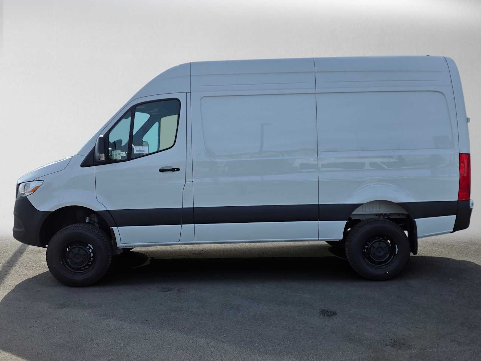 2026 Mercedes-Benz Sprinter 2500 Standard Roof I4 Diesel HO 144 AWD