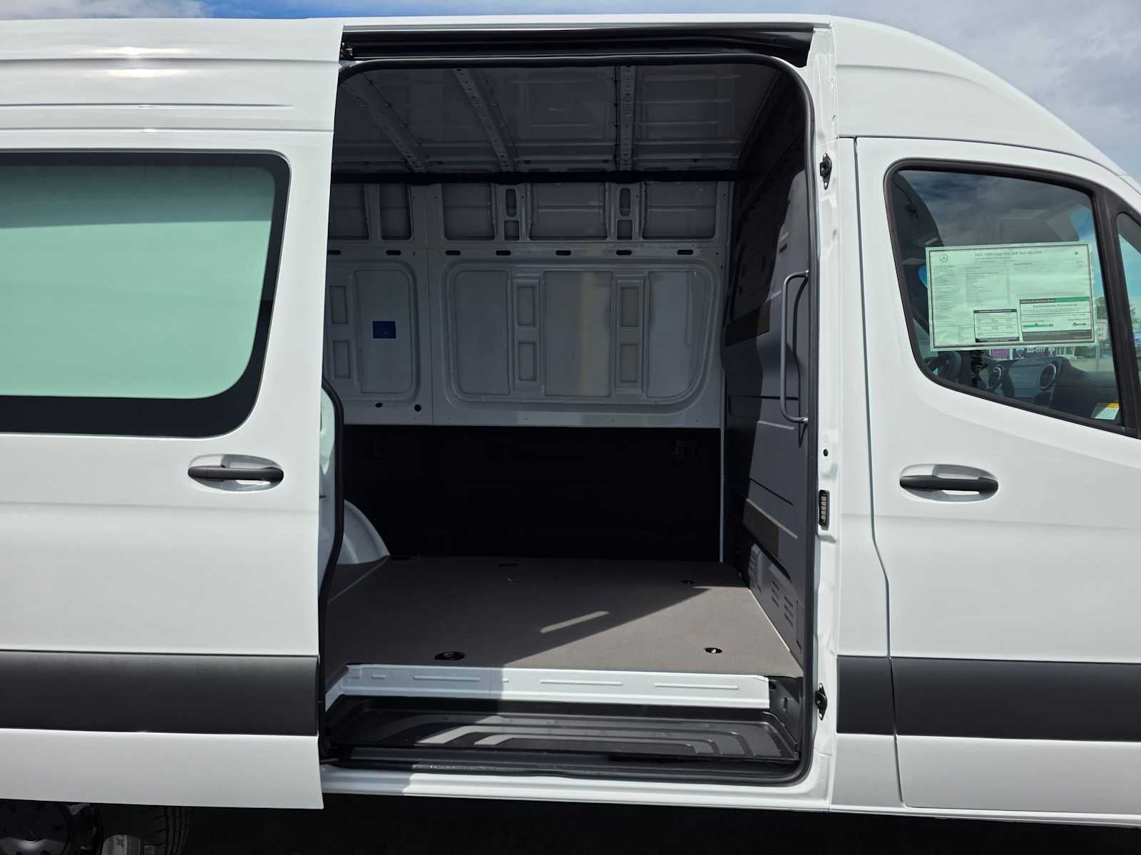 2026 Mercedes-Benz Sprinter 2500 Standard Roof I4 Diesel HO 144 AWD