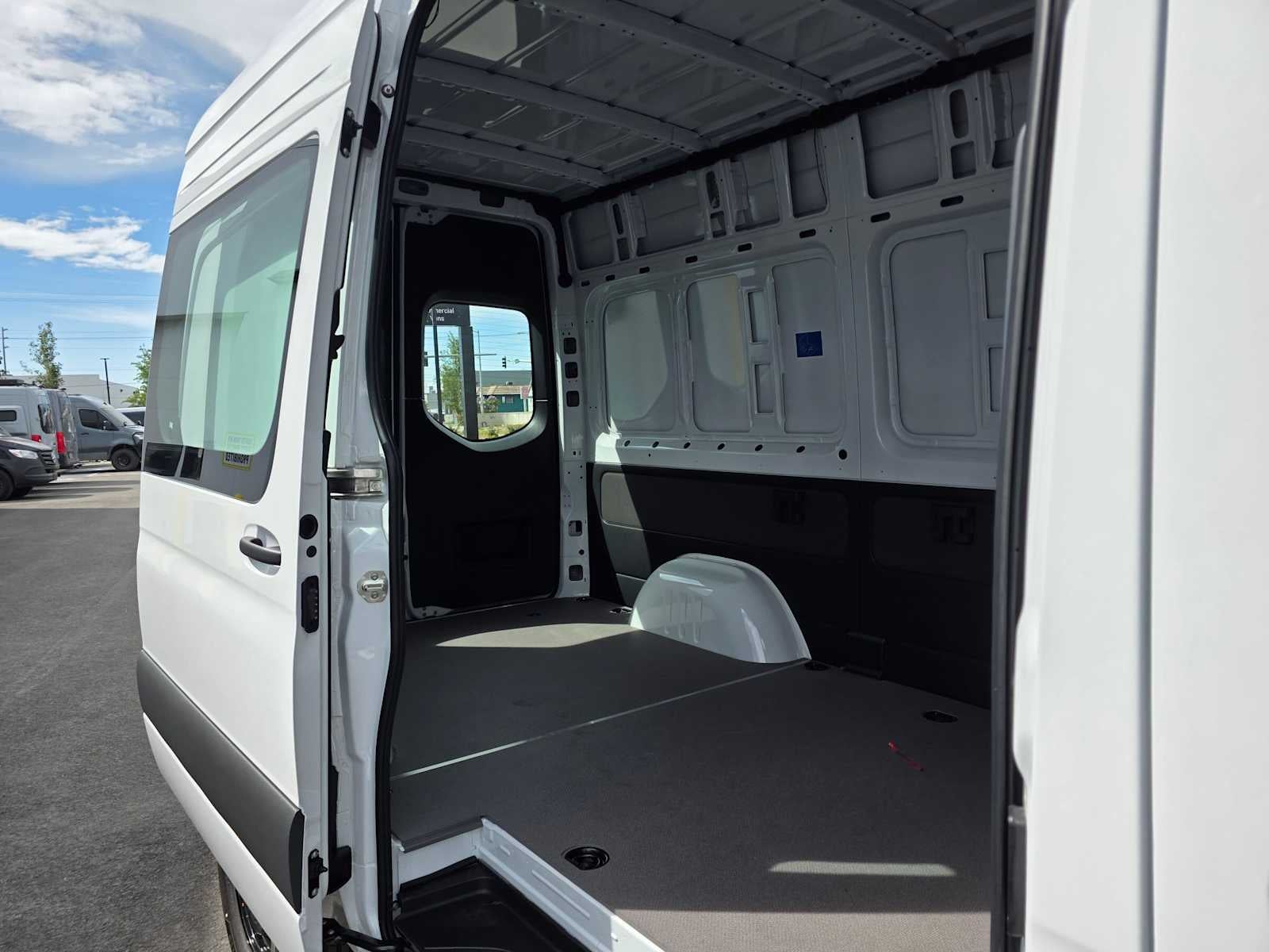 2026 Mercedes-Benz Sprinter 2500 Standard Roof I4 Diesel HO 144 AWD