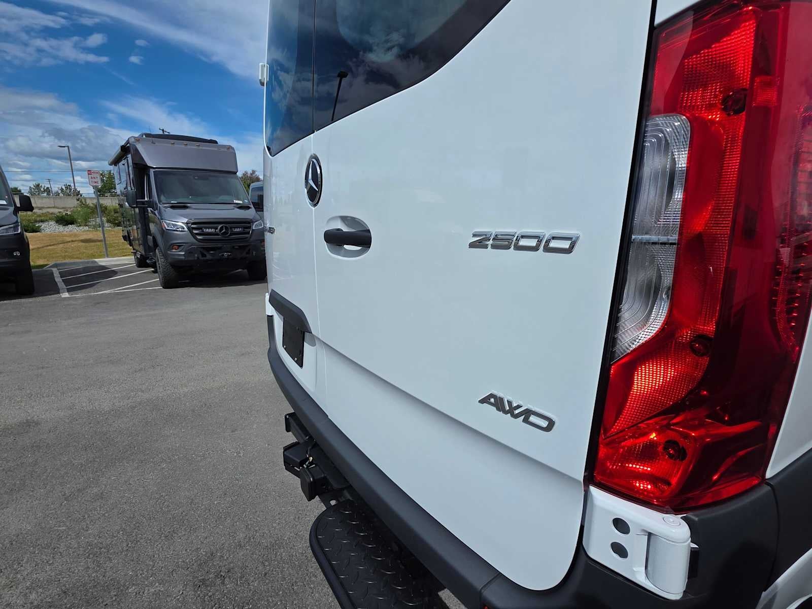 2026 Mercedes-Benz Sprinter 2500 Standard Roof I4 Diesel HO 144 AWD