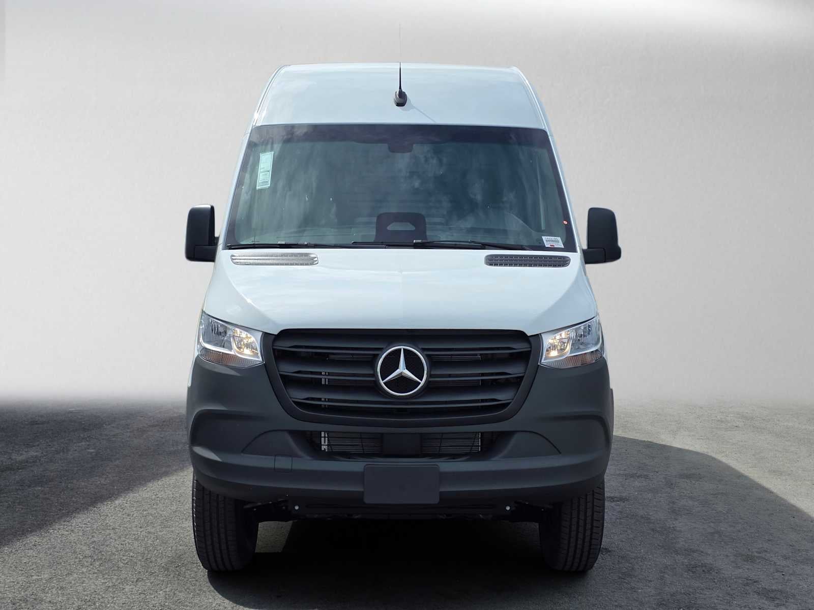 2026 Mercedes-Benz Sprinter 2500 Standard Roof I4 Diesel HO 144 AWD