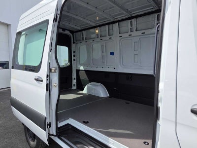 2026 Mercedes-Benz Sprinter 2500 Standard Roof I4 Diesel HO 144 AWD