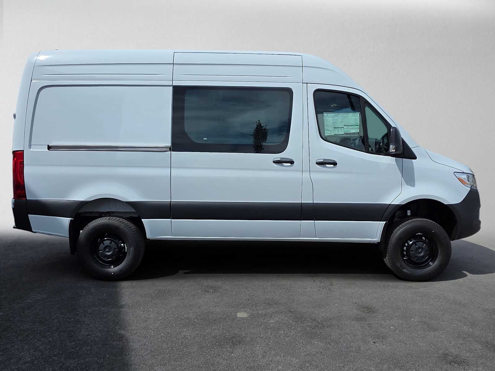 2026 Mercedes-Benz Sprinter 2500 Standard Roof I4 Diesel HO 144 AWD
