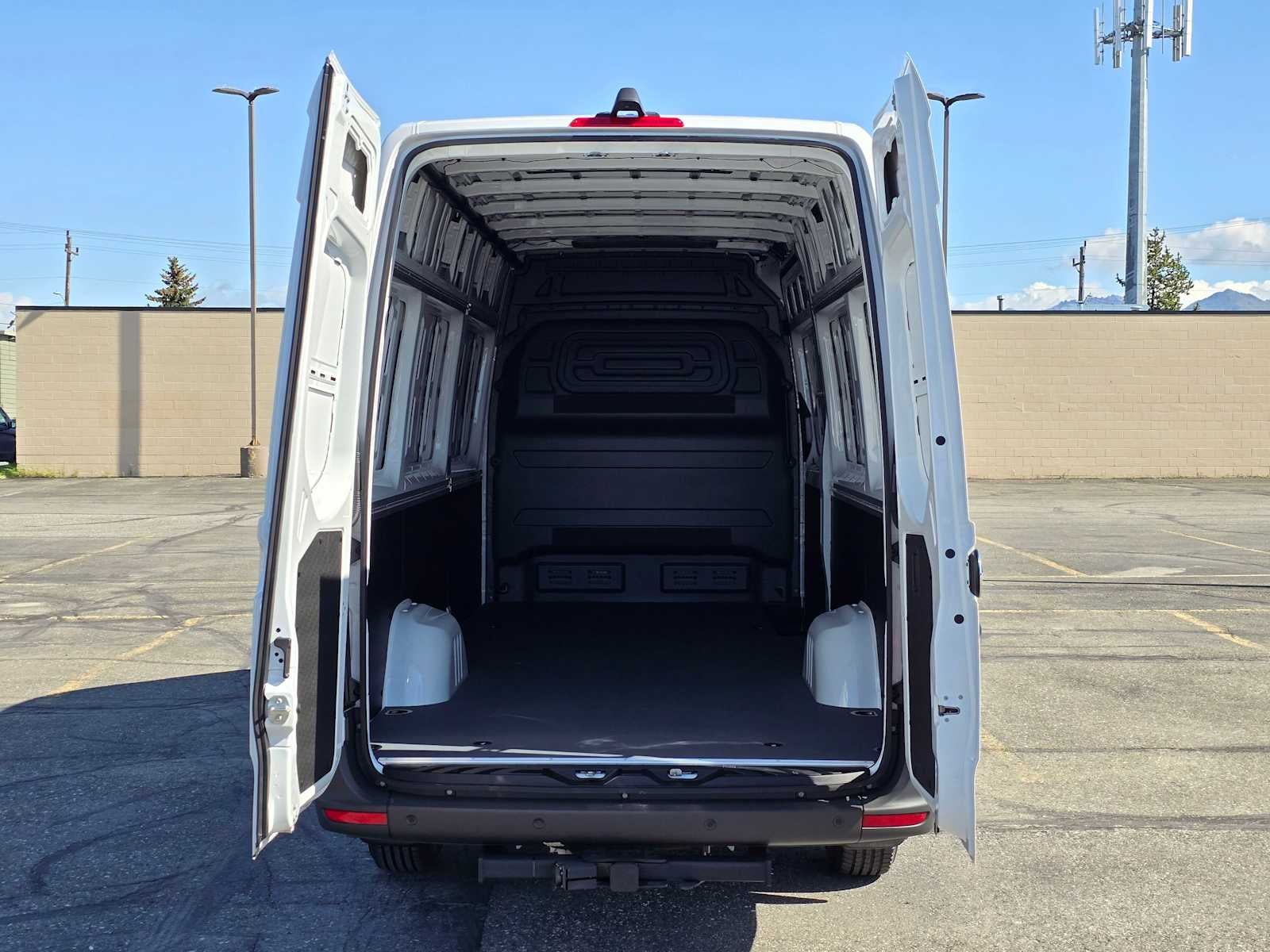 2024 Mercedes-Benz Sprinter Cargo Van 2500 High Roof I4 Diesel HO 170" RWD