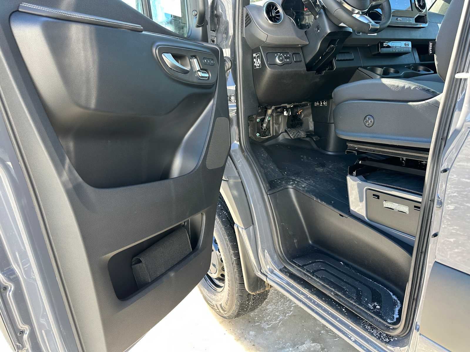 2026 Mercedes-Benz Sprinter 2500 High Roof I4 Diesel HO 170 AWD