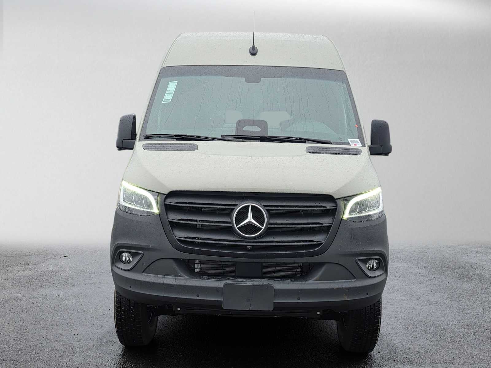 2026 Mercedes-Benz Sprinter Passenger Van 2500 Standard Roof I4 Diesel HO 144 AWD