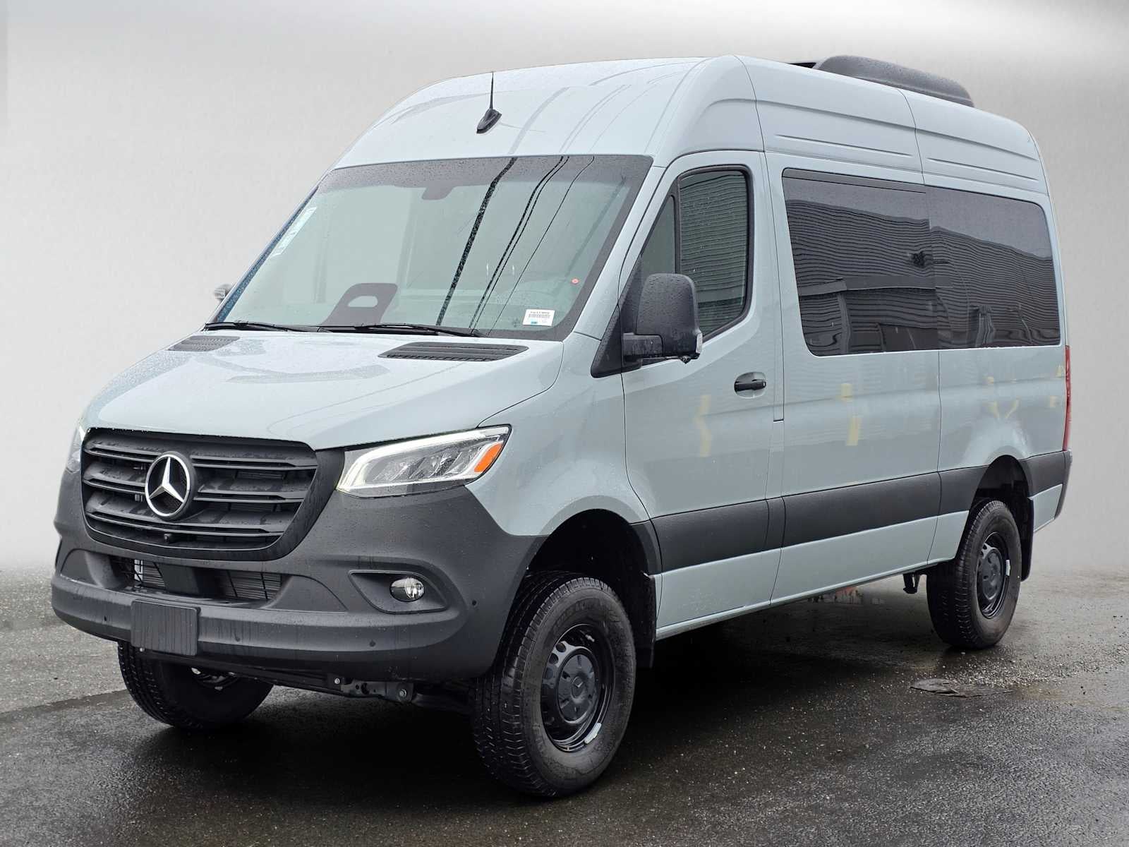 2026 Mercedes-Benz Sprinter Passenger 2500 Standard Roof I4 Diesel HO 144 AWD