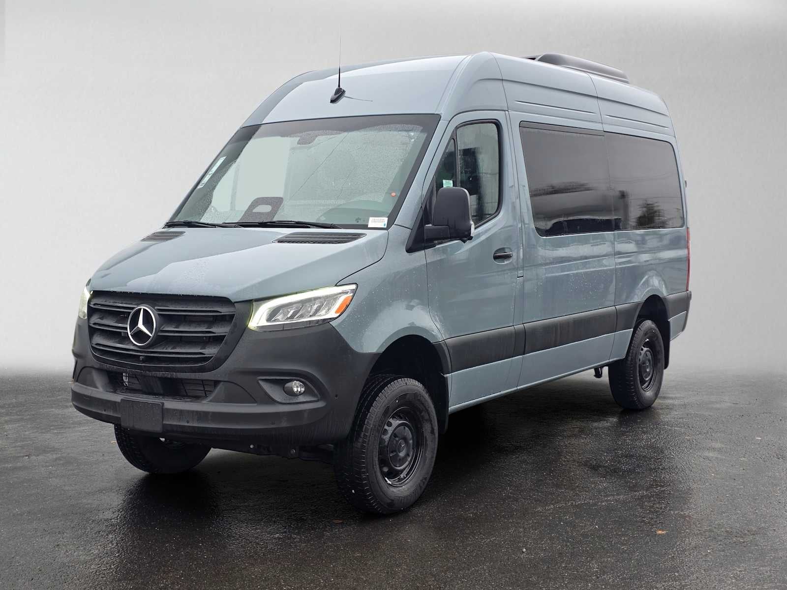 2026 Mercedes-Benz Sprinter Passenger 2500 Standard Roof I4 Diesel HO 144 AWD