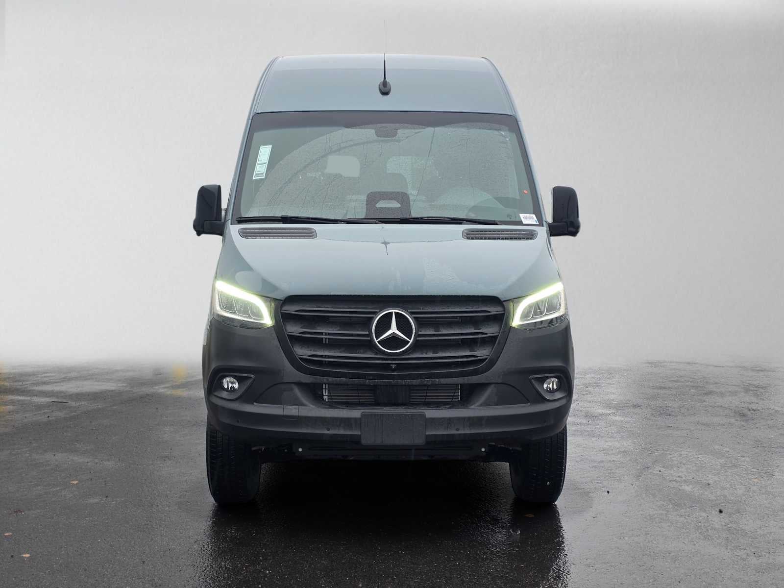 2026 Mercedes-Benz Sprinter Passenger 2500 Standard Roof I4 Diesel HO 144 AWD