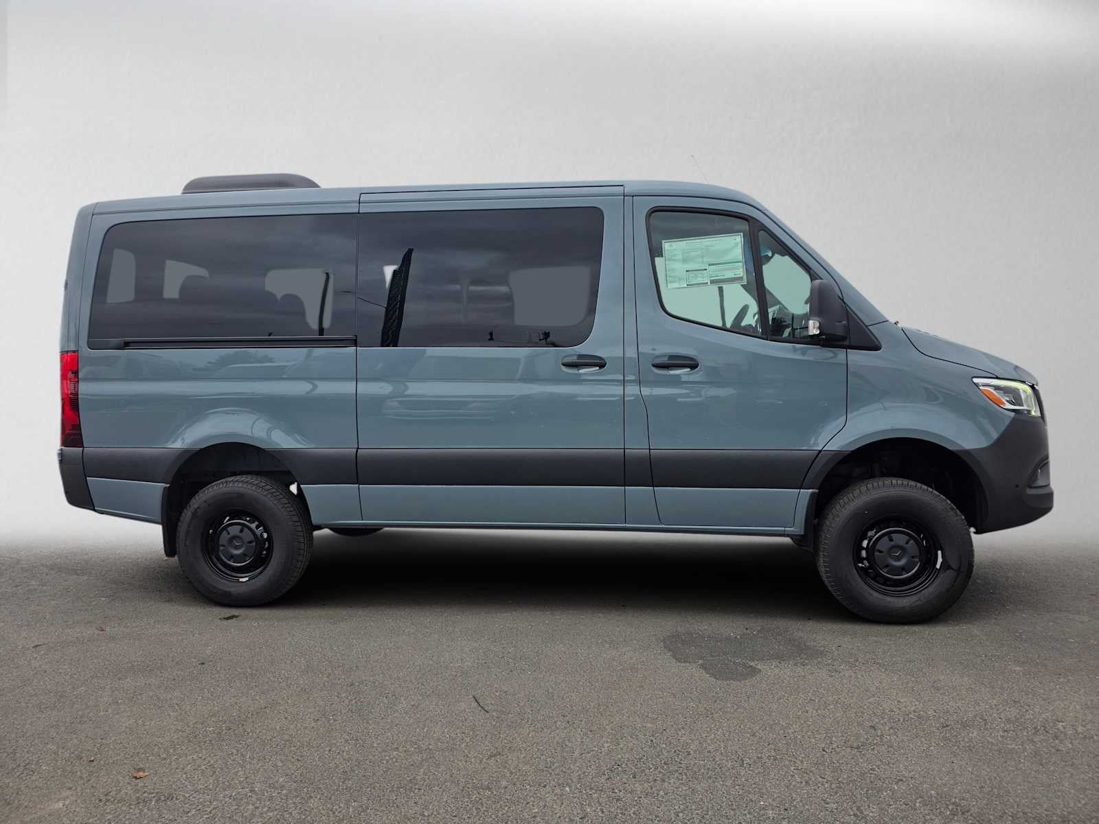 2026 Mercedes-Benz Sprinter Passenger 2500 Standard Roof I4 Diesel HO 144 AWD