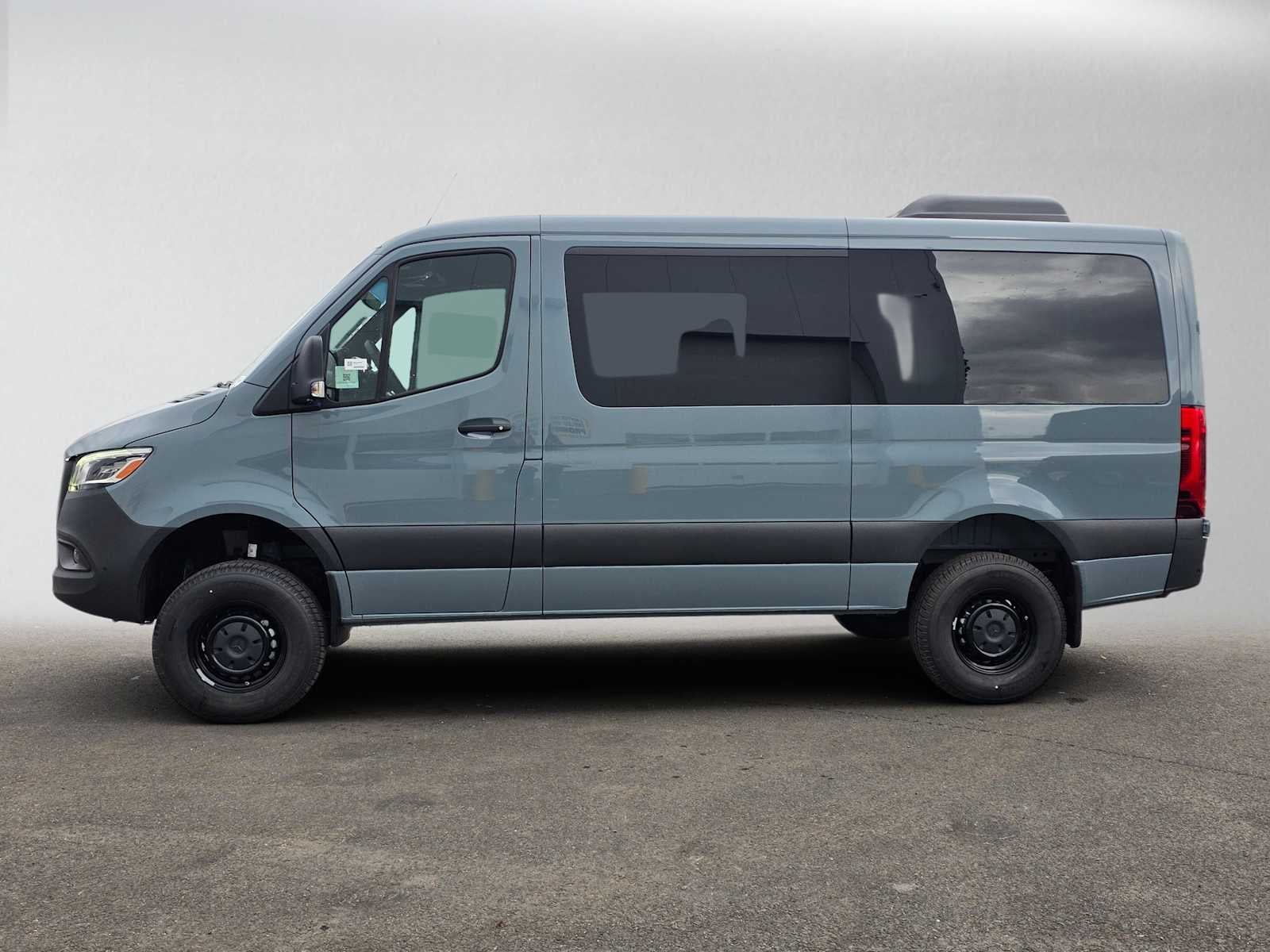 2026 Mercedes-Benz Sprinter Passenger 2500 Standard Roof I4 Diesel HO 144 AWD