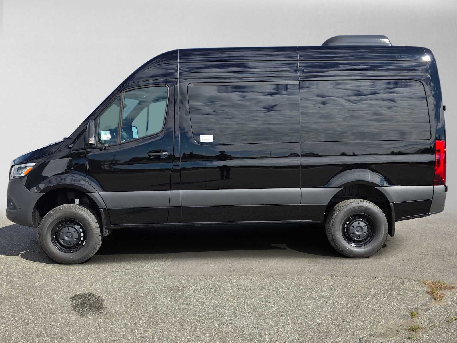 2026 Mercedes-Benz Sprinter Passenger Van 2500 Standard Roof I4 Diesel HO 144 AWD