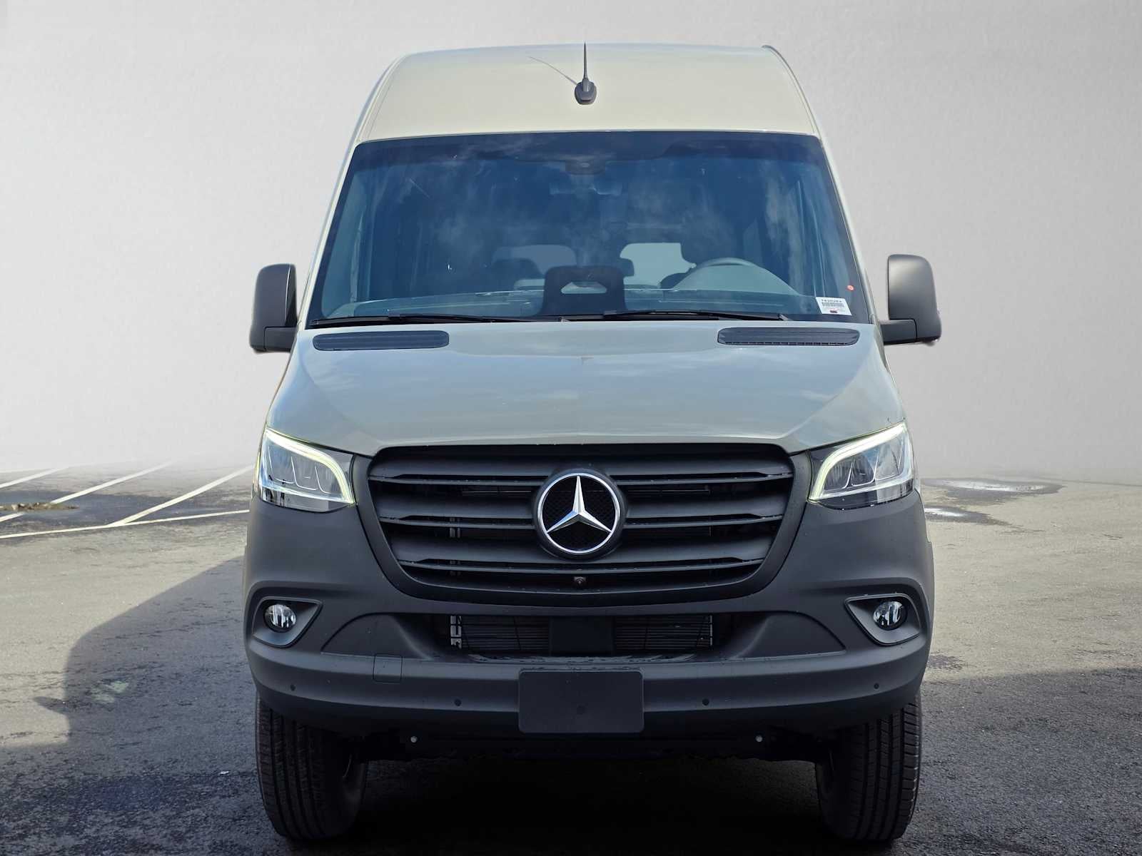 2026 Mercedes-Benz Sprinter Passenger Van 2500 Standard Roof I4 Diesel HO 144 AWD