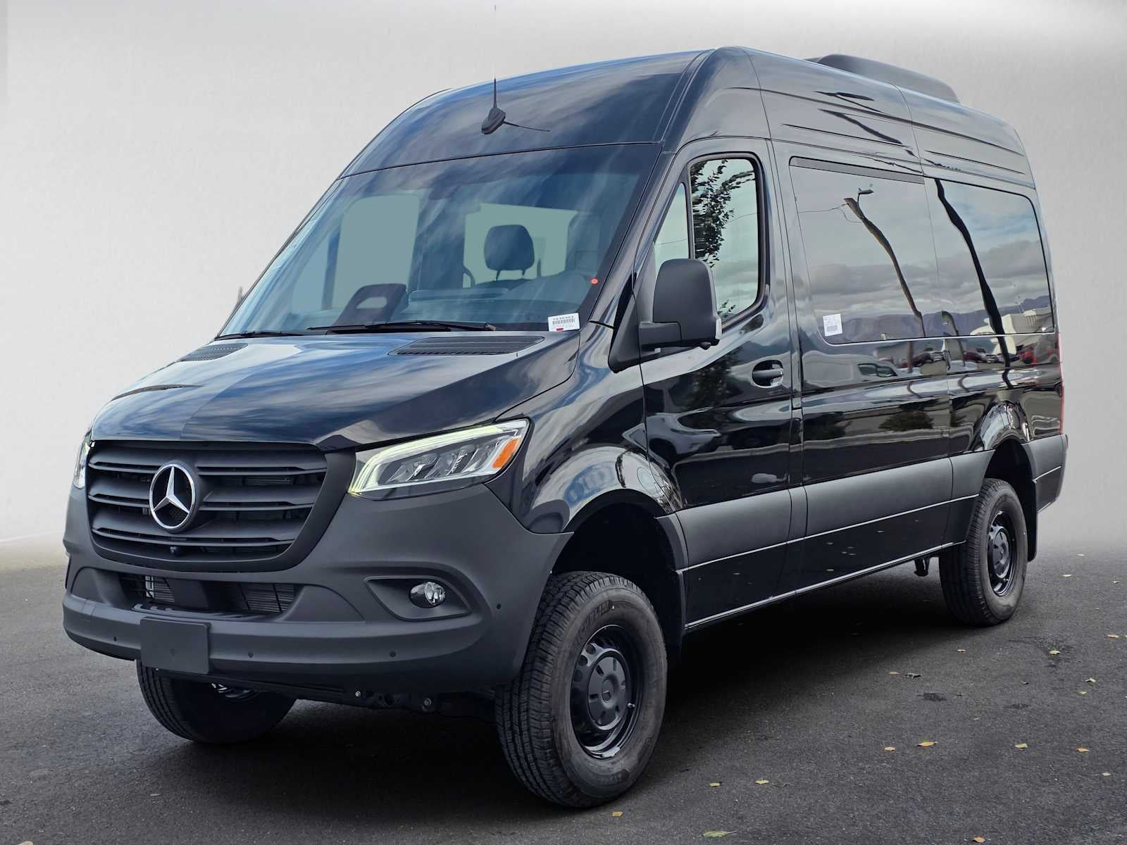2026 Mercedes-Benz Sprinter Passenger 2500 Standard Roof I4 Diesel HO 144 AWD