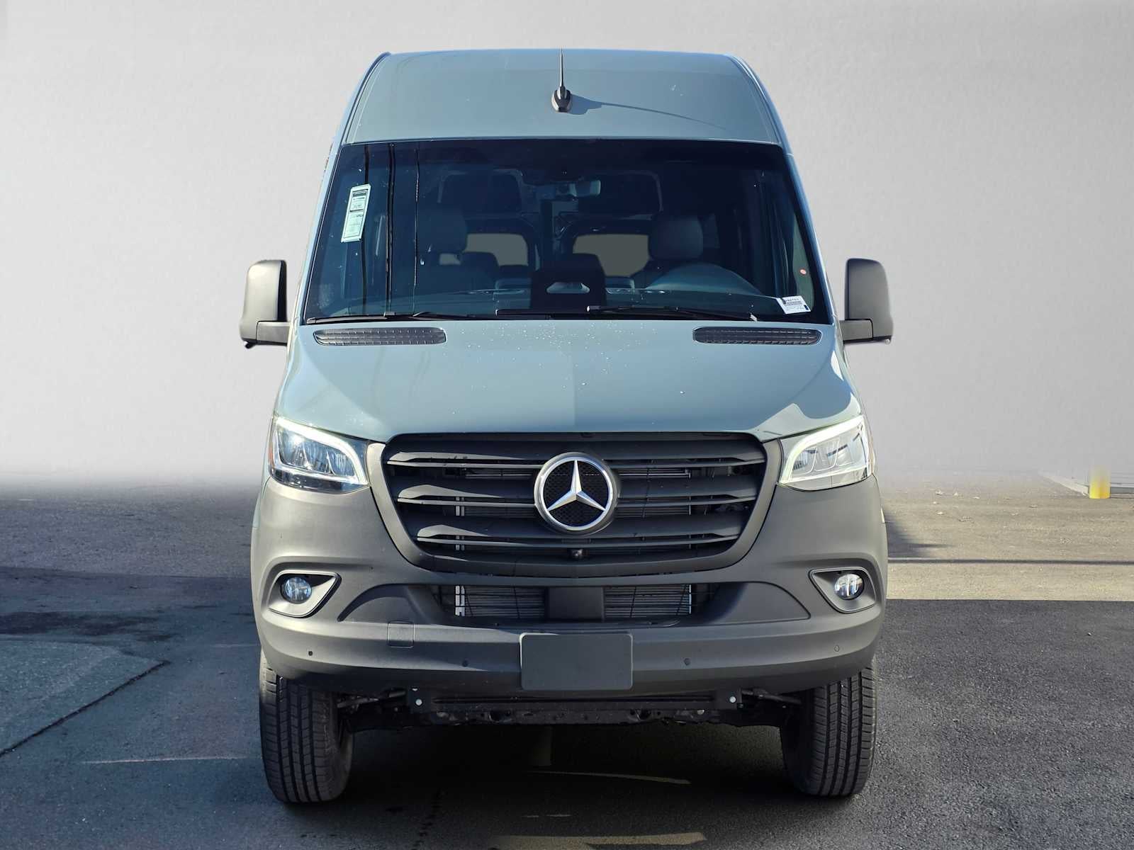 2026 Mercedes-Benz Sprinter Passenger 2500 Standard Roof I4 Diesel HO 144 AWD