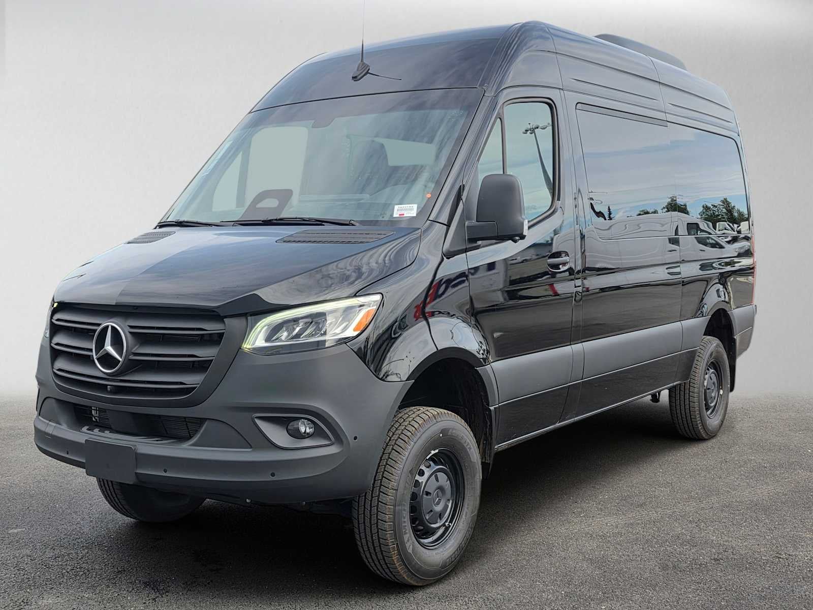 2026 Mercedes-Benz Sprinter Passenger Van 2500 Standard Roof I4 Diesel HO 144 AWD