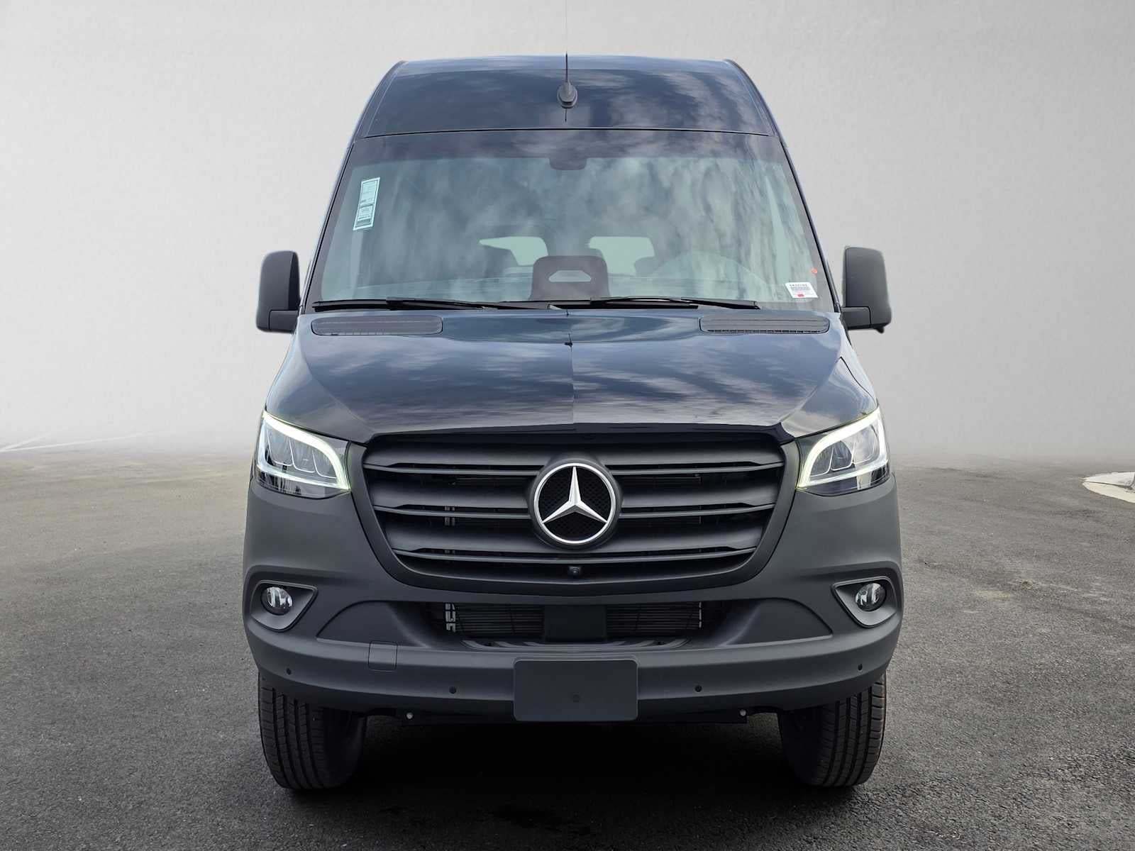 2026 Mercedes-Benz Sprinter Passenger Van 2500 Standard Roof I4 Diesel HO 144 AWD