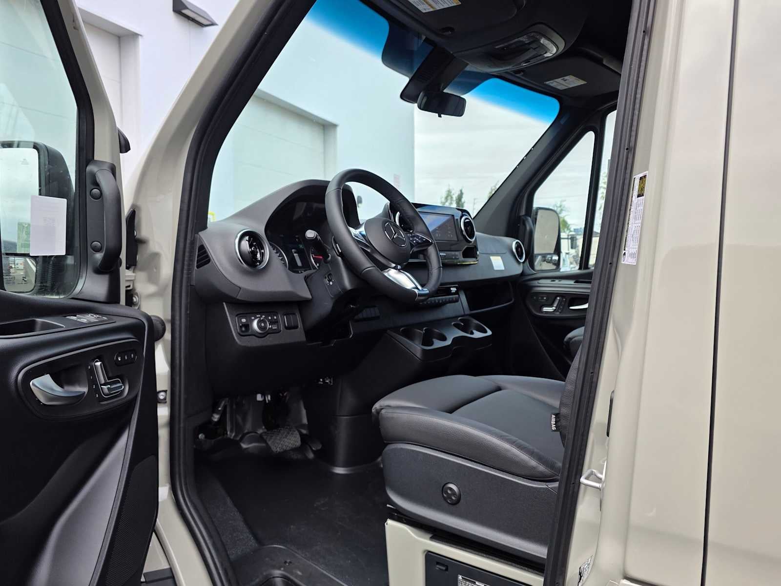 2026 Mercedes-Benz Sprinter Passenger Van 2500 Standard Roof I4 Diesel HO 144 AWD