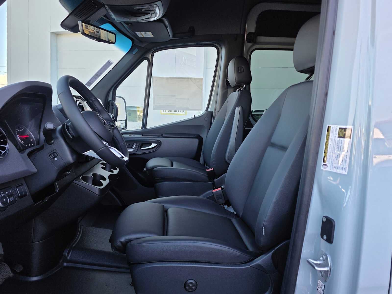 2026 Mercedes-Benz Sprinter Passenger 2500 Standard Roof I4 Diesel HO 144 AWD