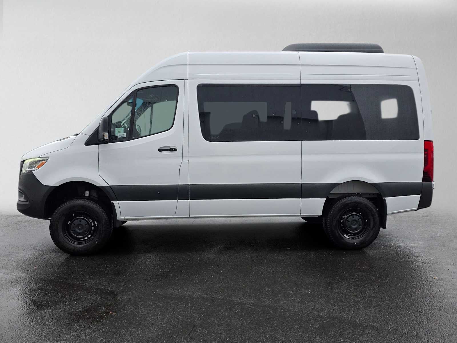 2026 Mercedes-Benz Sprinter Passenger 2500 Standard Roof I4 Diesel HO 144 AWD