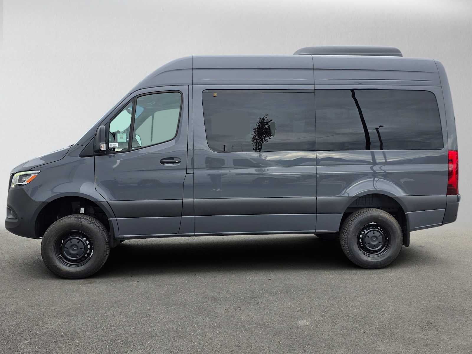 2026 Mercedes-Benz Sprinter Passenger Van 2500 Standard Roof I4 Diesel HO 144 AWD