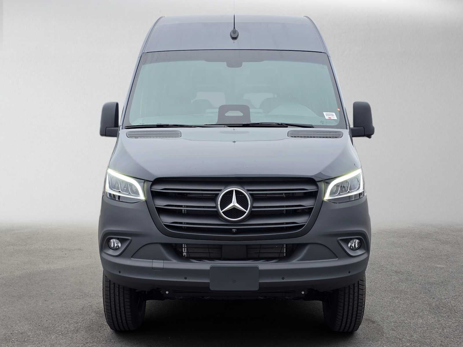 2026 Mercedes-Benz Sprinter Passenger Van 2500 Standard Roof I4 Diesel HO 144 AWD
