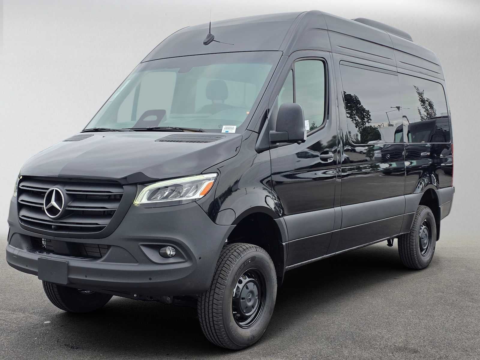 2026 Mercedes-Benz Sprinter Passenger Van 2500 Standard Roof I4 Diesel HO 144 AWD