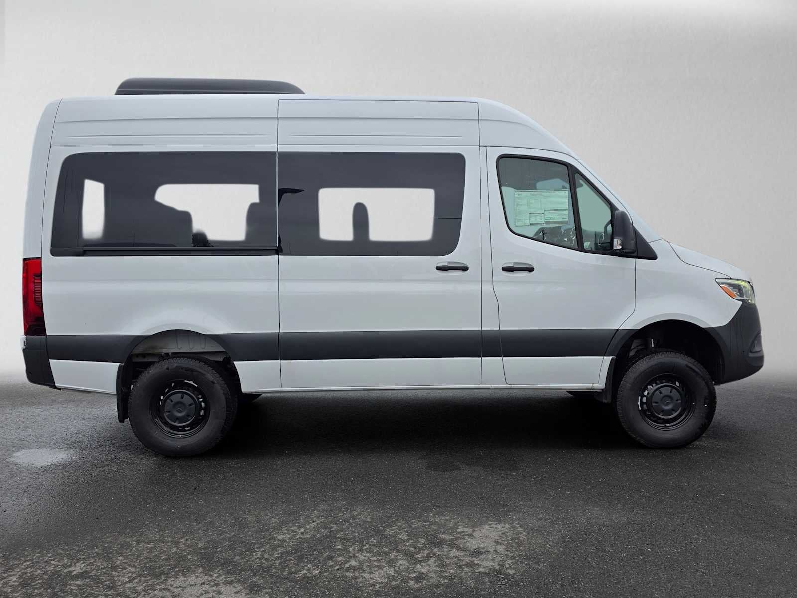 2026 Mercedes-Benz Sprinter Passenger 2500 Standard Roof I4 Diesel HO 144 AWD