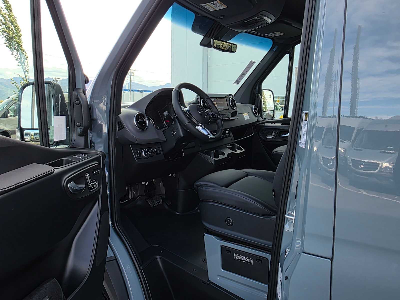 2026 Mercedes-Benz Sprinter Passenger 2500 Standard Roof I4 Diesel HO 144 AWD