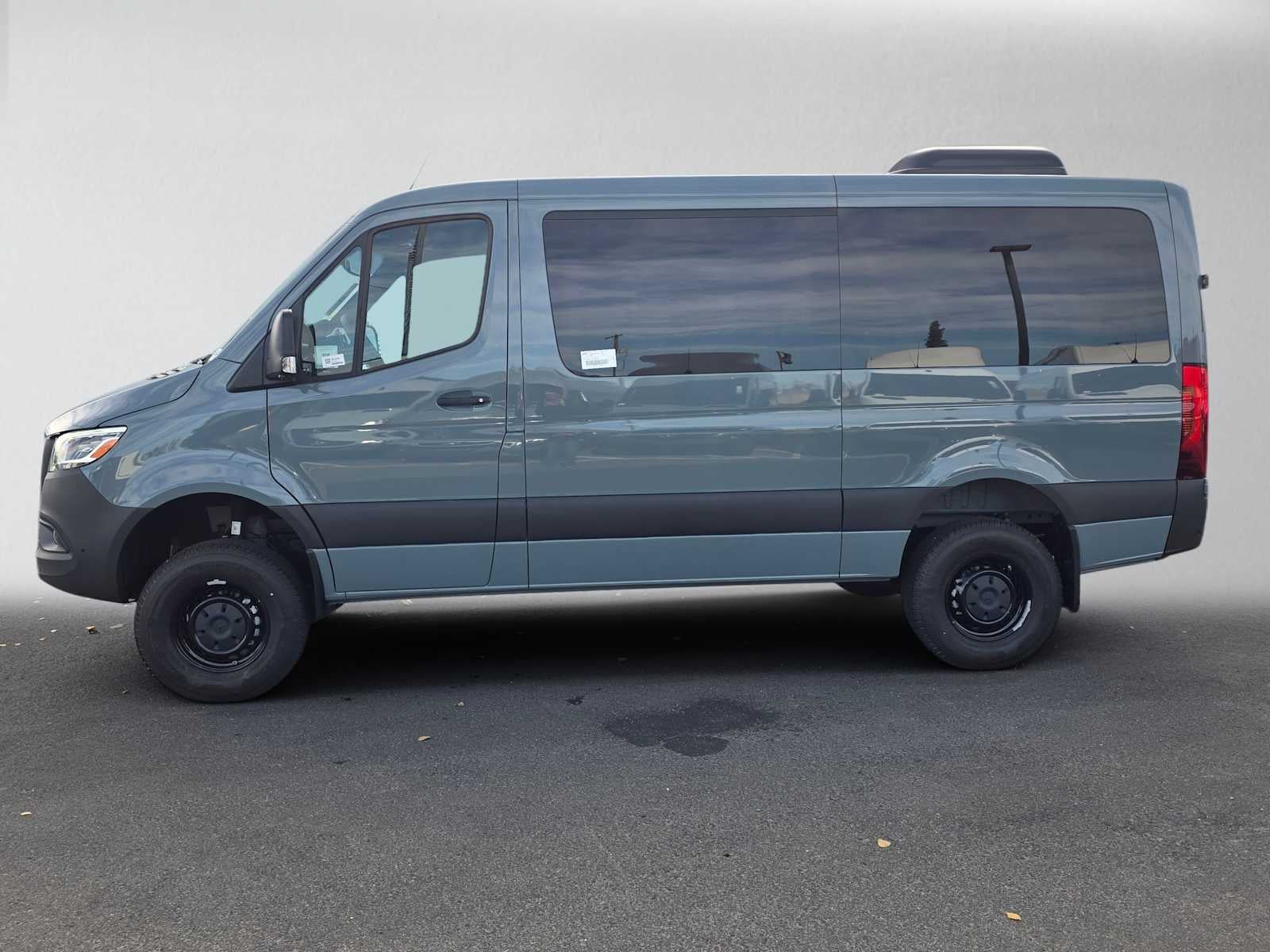 2026 Mercedes-Benz Sprinter Passenger 2500 Standard Roof I4 Diesel HO 144 AWD