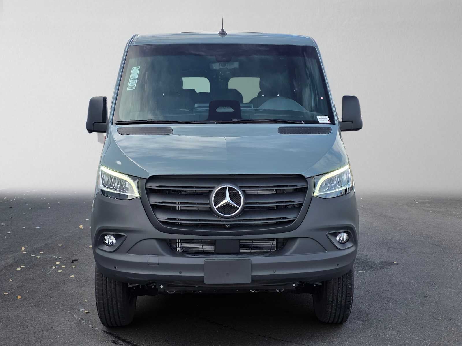 2026 Mercedes-Benz Sprinter Passenger 2500 Standard Roof I4 Diesel HO 144 AWD