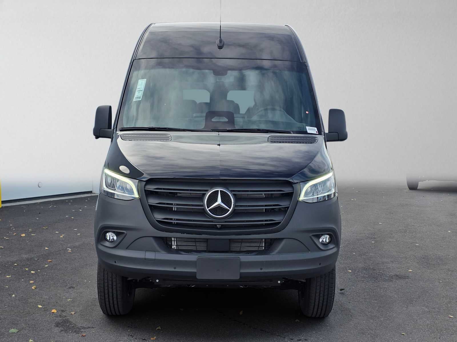2026 Mercedes-Benz Sprinter Passenger 2500 Standard Roof I4 Diesel HO 144 AWD