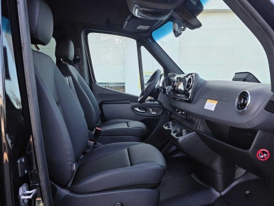 2026 Mercedes-Benz Sprinter Passenger 2500 Standard Roof I4 Diesel HO 144 AWD