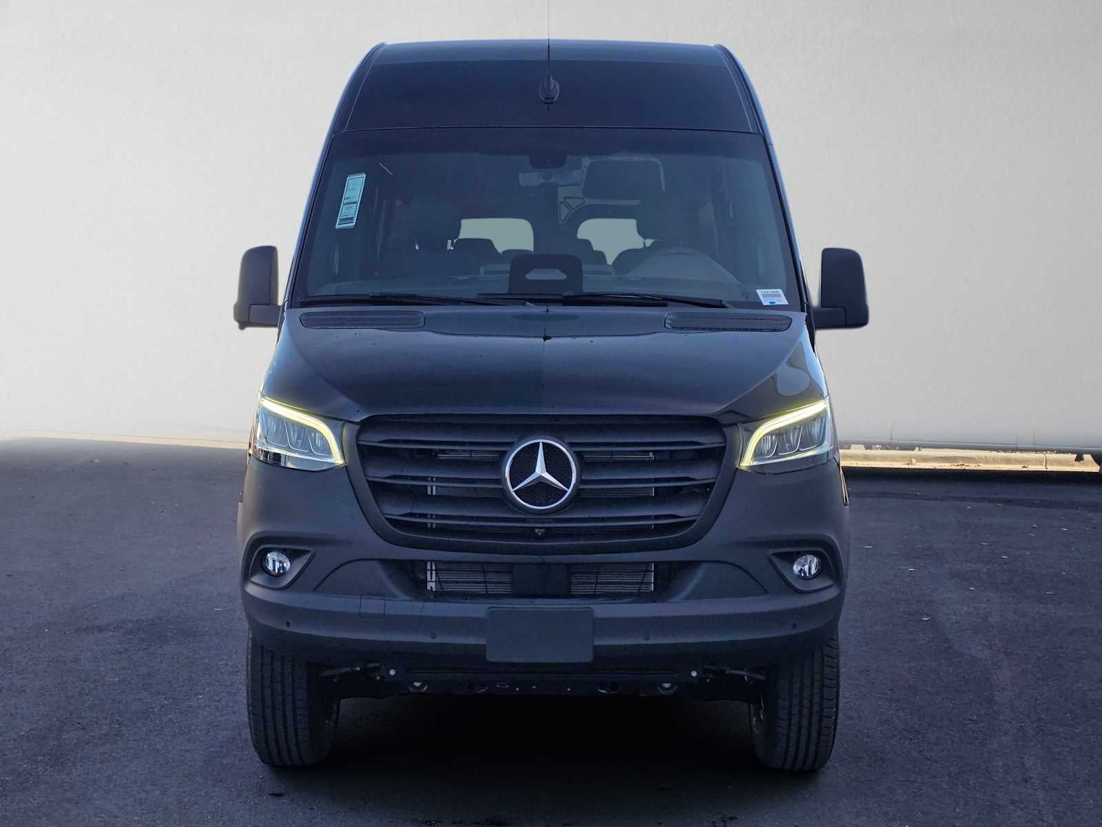 2026 Mercedes-Benz Sprinter Passenger 2500 Standard Roof I4 Diesel HO 144 AWD