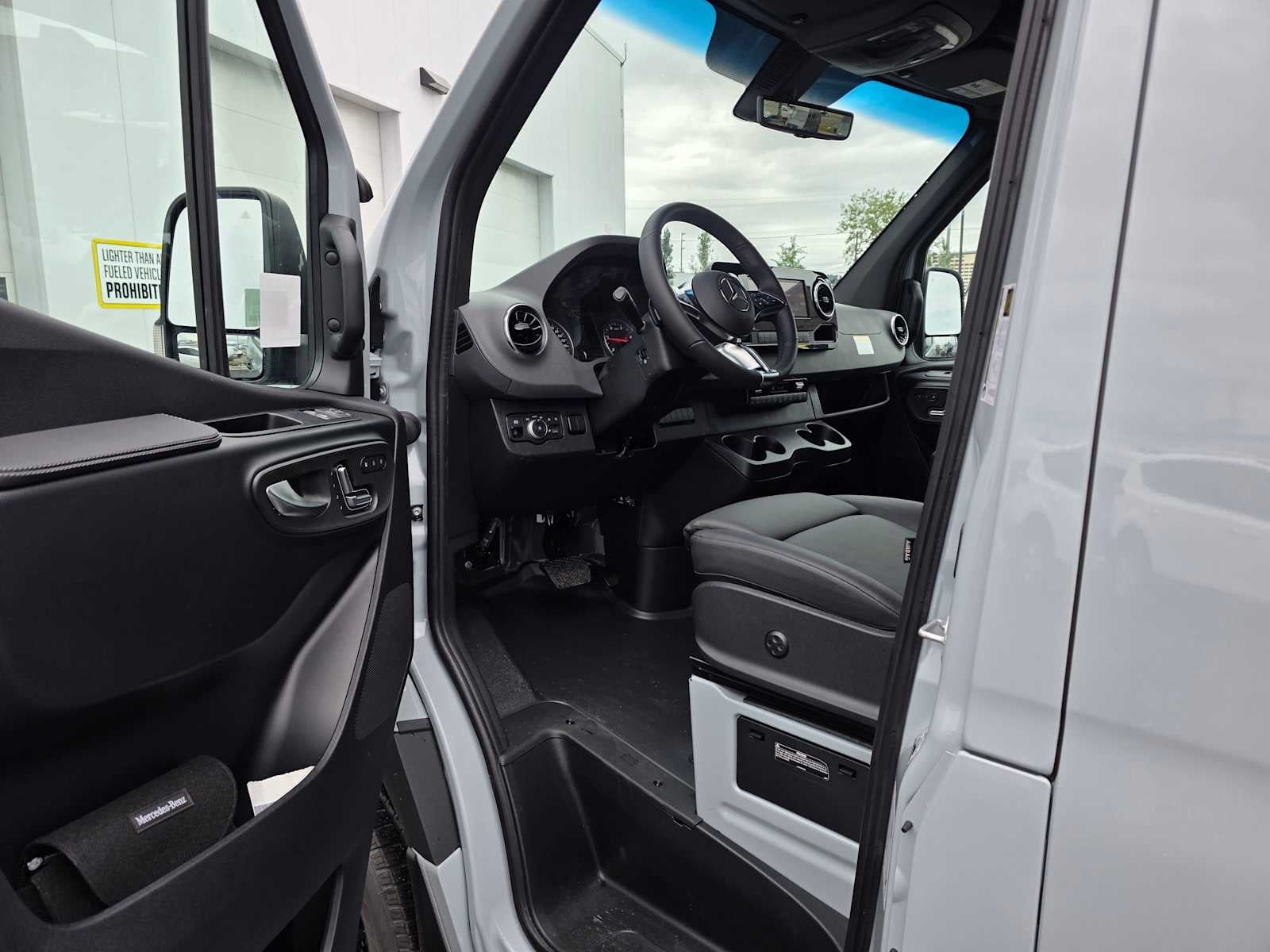 2026 Mercedes-Benz Sprinter Passenger Van 2500 Standard Roof I4 Diesel HO 144 AWD
